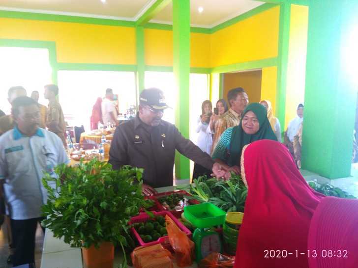 Bupati Karimun Tegaskan, Hanya Pedagang Yang Memiliki Kios Di Pasar Sawang