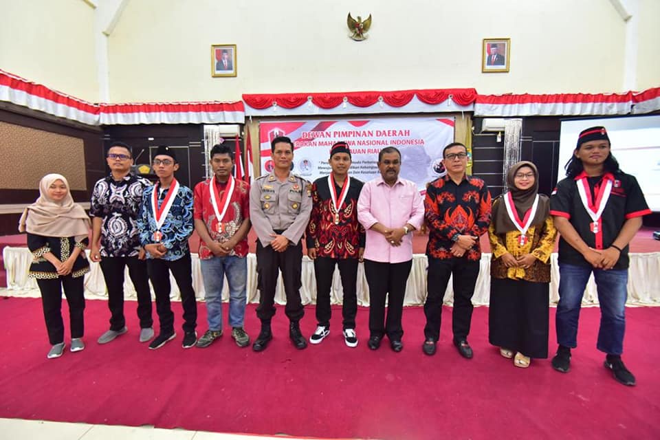 Bupati Buka Dialog Kebangsaan Bagi Pemuda di Karimun Bupati Buka Dialog Kebangsaan Bagi Pemuda di Karimun