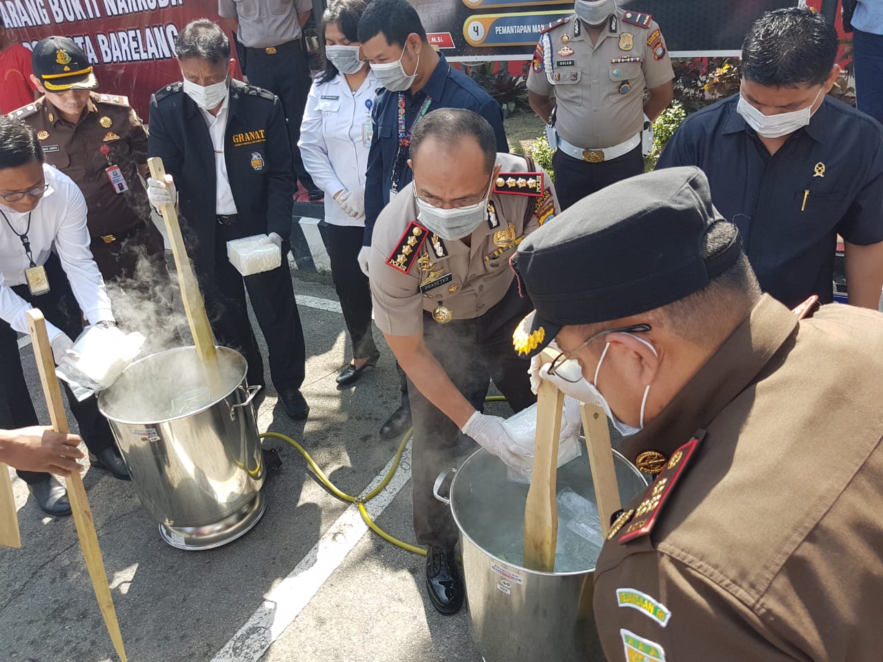Polresta Barelang Musnahkan 29 Kg Sabu Polresta Barelang Musnahkan 29 Kg Sabu