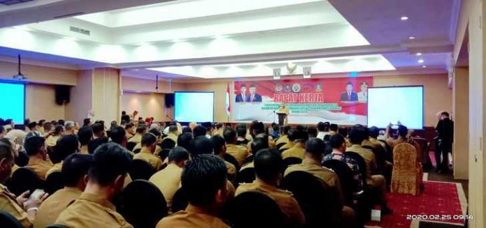 Raker Percepatan Penyaluran Dan Pengelolaan Dana Desa Tahun 2020, di Hotel Aston, (24/02)