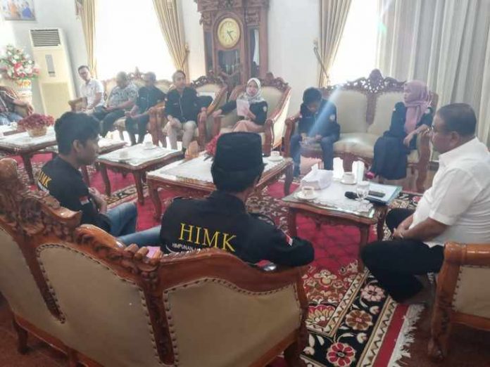 Audiensi HIMK bersama Bupati Karimun, di rudin Bupati, Ahad 08-03-2020