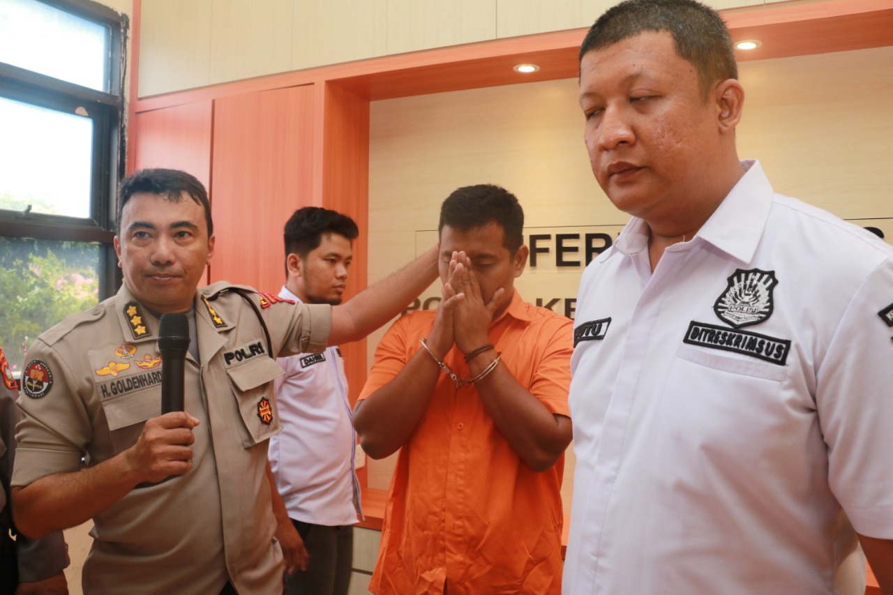 Penyebar Berita Hoax Ditangkap Reskrimsus Polda Kepri Penyebar Berita Hoax Ditangkap Reskrimsus Polda Kepri