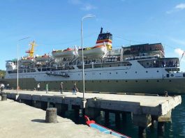 KM Bukit Raya Ketika sandar di Pelabuhan Tarempa, KKA