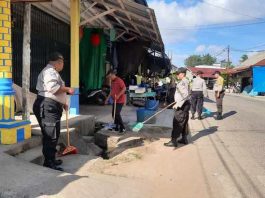 Kegiatan Bersih Lingkungan Polsek Kuba