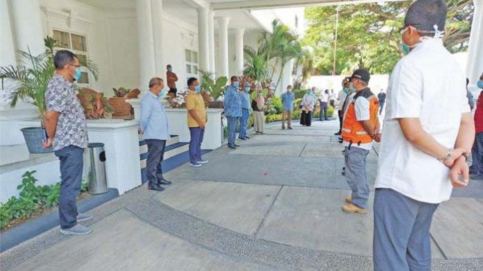 Kota-Banda-Aceh-mengumpulkan-sembilan-camat-se-banda-aceh-untuk-mendukung-partial-lockdown