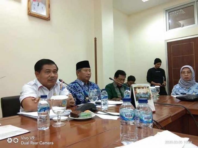 Plt Sekretaris Badan Nasional Pengelola Perbatasan RI, Suhajar Diantoro, saat rapat persiapan Pencanangan Gerbangdutas 2020 Plt Sekretaris Badan Nasional Pengelola Perbatasan RI, Suhajar Diantoro, saat rapat persiapan Pencanangan Gerbangdutas 2020