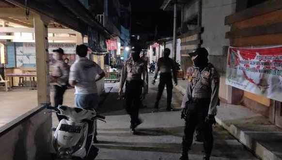 Polres Anambas Terus Memberikan Imbauan Dan Edukasi Kepada Masyarakat, Dalam Memutus Mata Rantai Covid-19 Polres Anambas Terus Memberikan Imbauan Dan Edukasi Kepada Masyarakat, Dalam Memutus Mata Rantai Covid-19