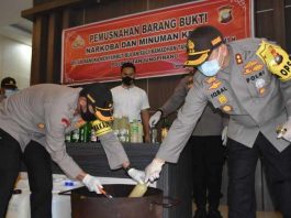 Polres Tanjungpinang Musnahkan Miras