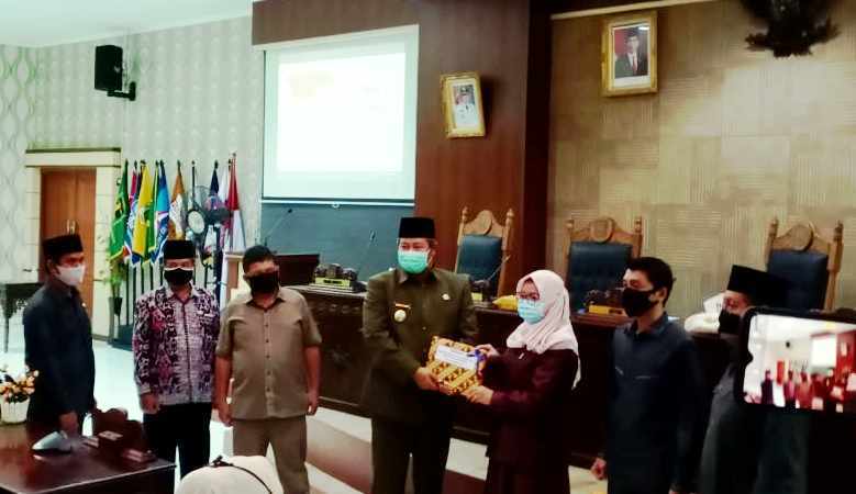 Rapat DPRD Kabupaten Kepulauan Anambas Tentang Penyampaian Laporan Pertanggungjawaban Bupati KKA