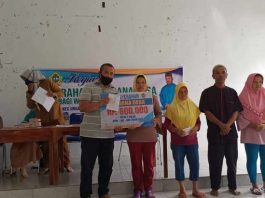 Penyerahan BLT DD Desa Batu Limau, Ungar