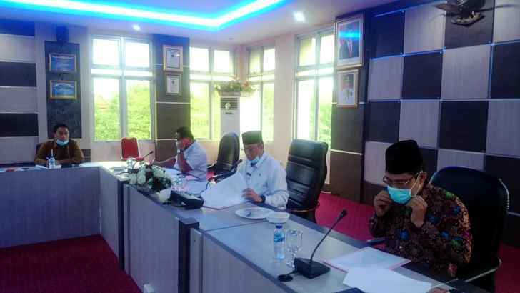 Rapat Pembahasan Penerapan New Normal Dalam Penanganan Covid-19 Rapat Pembahasan Penerapan New Normal Dalam Penanganan Covid-19