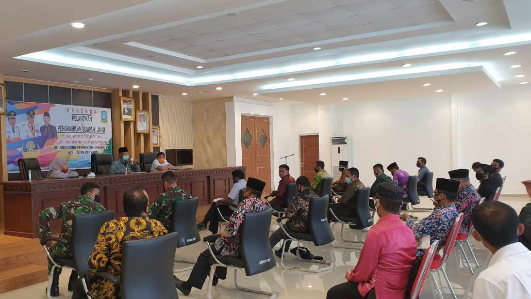 Rapat terkait tindaklanjut adanya penolakan dari aparatur desa terhadap rencana pelayaran feri cepat