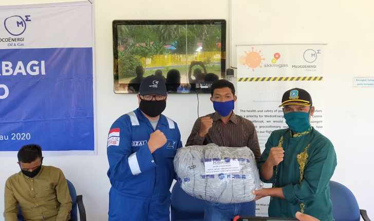SKK Migas & Medco E&P Natuna Salurkan Ribuan Paket Sembako Bagi Masyarakat di Area Operasi