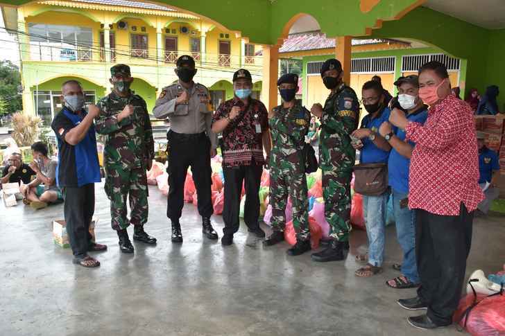 Pendistribusian Sembako Dinas Sosial Kota Tanjungpinang Tahap Ke-2 Di Pulau Penyengat