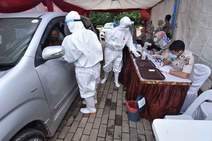 Dalam Rangka Hari Bhayangkara Ke–74 Polda Kepri Gelar Drive Thru Rapid Test Covid-19 Dalam Rangka Hari Bhayangkara Ke–74 Polda Kepri Gelar Drive Thru Rapid Test Covid-19