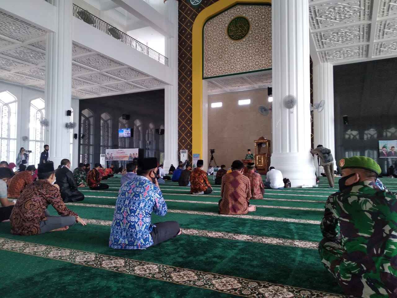 Bupati KKA Abdul Haris, mengatakan, Masjid Agung dibangun selama tiga tahun dengan menelan anggaran sebesar Rp 67 miliar.