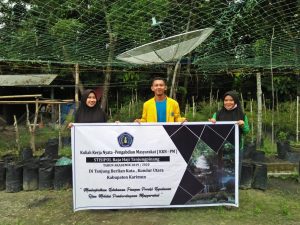 Kelompok Mahasiswa STISIPOL Raja Haji, di perkebunan Arziqha Garden