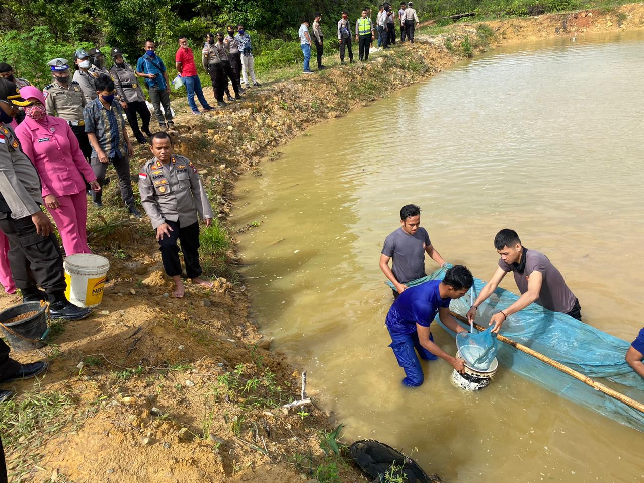Gelar Panen Raya Ketahanan Pangan Polres Kepulauan Anambas Dalam Rangka Dukung Perekonomian Nasional Gelar Panen Raya Ketahanan Pangan Polres Kepulauan Anambas Dalam Rangka Dukung Perekonomian Nasional