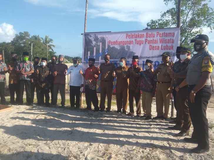 Pembangunan Tugu Wisata Pantai Lubuk