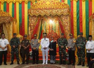 Tepuk Tepung Tawar Pelantikan Gubernur Kepri