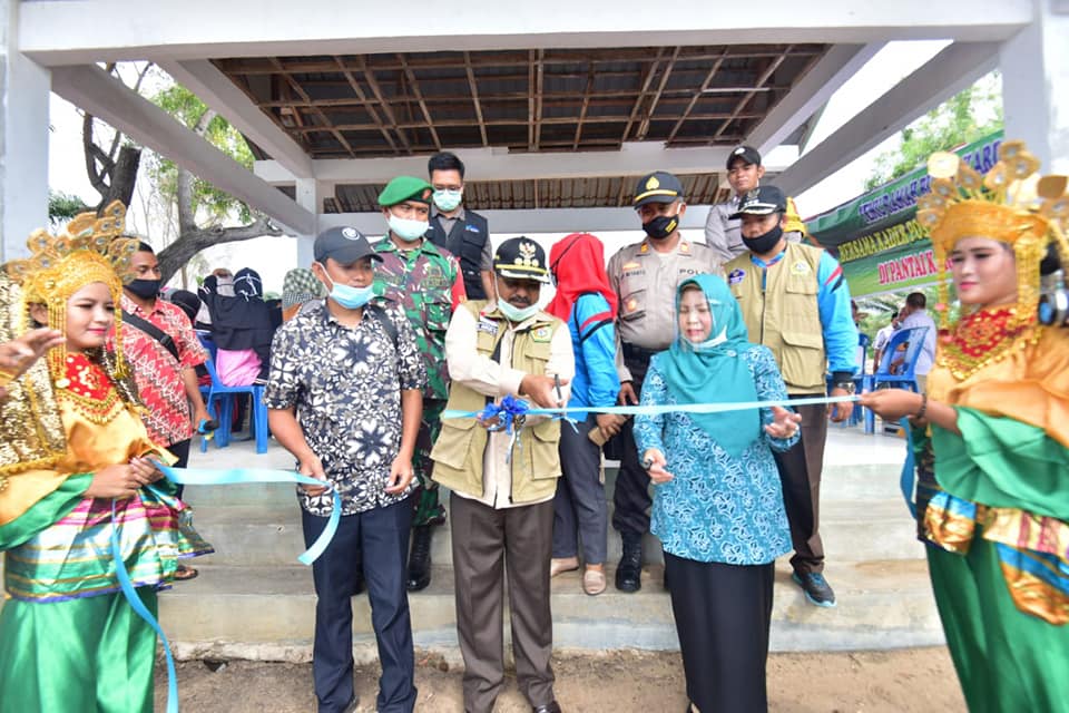 Bupati Karimun Resmikan Pantai Karomah Desa Jang Kecamatan Moro