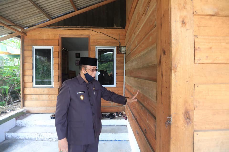 Wabup Karimun Serahkan Bantuan Rumah BSPS di Kecamatan Meral Barat