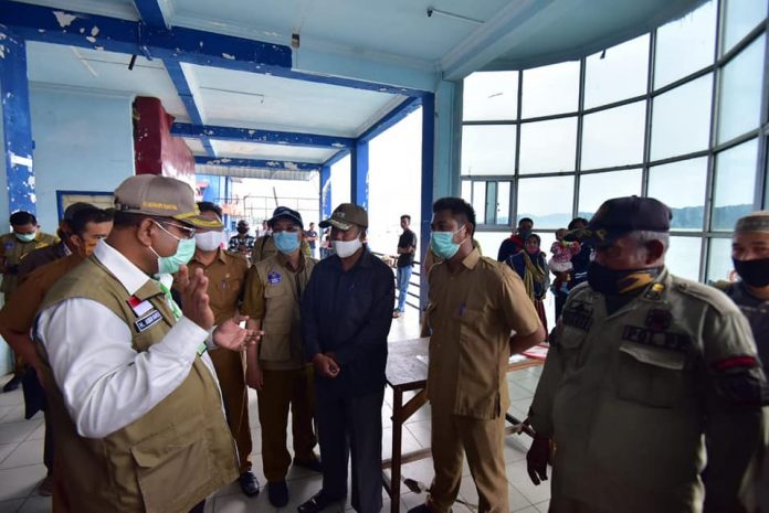 cek pintu masuk pelabuhan moro