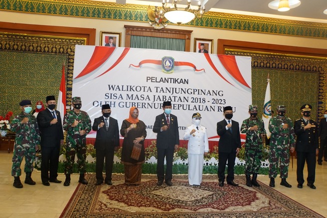 Foto bersama usai pelantikan Walikota Tanjungpinang, di Gedung Daerah Jalan S.M. Amin No 1 Tanjungpinang Kepulauan Riau, Senin (21/9/2020).