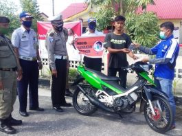 PWI Bagi-bagi masker