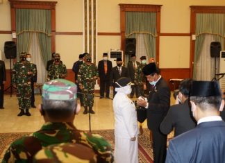 Pelantikan Walikota Tanjungpinang, Rahma oleh Gubernur Kepri, Isdianto, di Gedung Daerah Tg Pinang