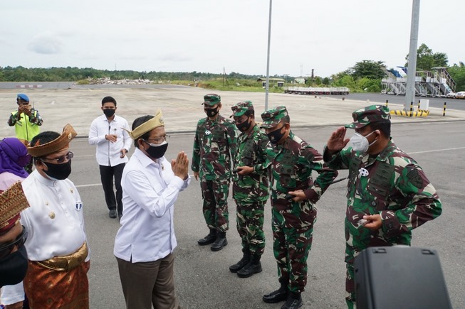 Penyambutan Kedatangan Menkopolhukam RI Di Bandara RHF