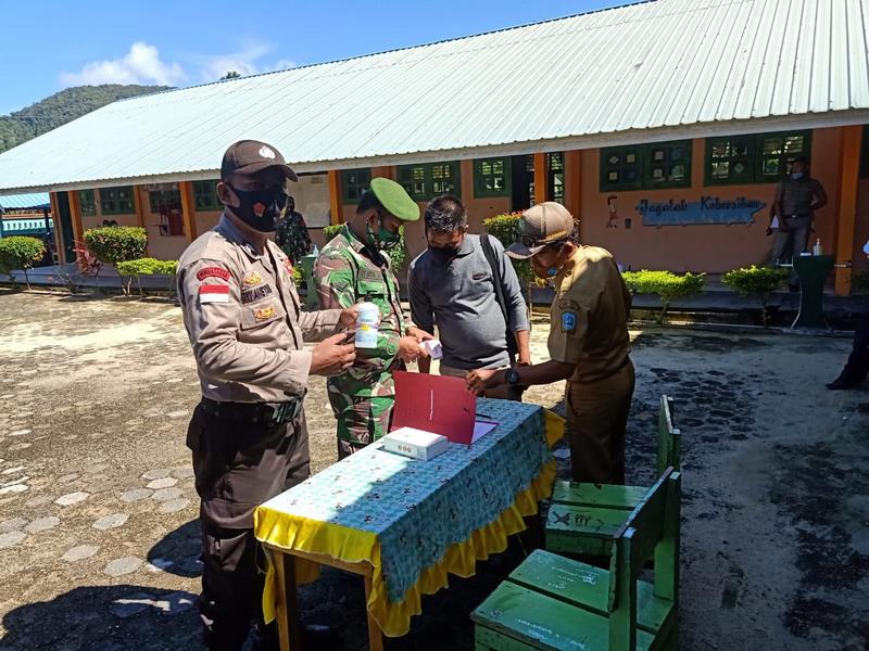 Pengecekan Kelengkapan Protokol Kesehatan Sekolah Dasar Di Kecamatan Jemaja Timur