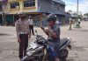 Ipda Indra Zakaria, saat razia masker di simpang vihara Dharma santi Tg Batu