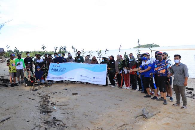 Bersama HIMAP2K Kundur Tins Cycling Club Kundur (TCC KUNDUR) Menanam Mangrove