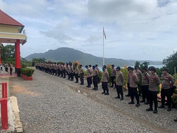 Polres Kepulauan Anambas Laksanakan Apel Kesiapan Pasukan Untuk Pengamanan Pilkada Serentak Tahun 2020 Polres Kepulauan Anambas Laksanakan Apel Kesiapan Pasukan Untuk Pengamanan Pilkada Serentak Tahun 2020