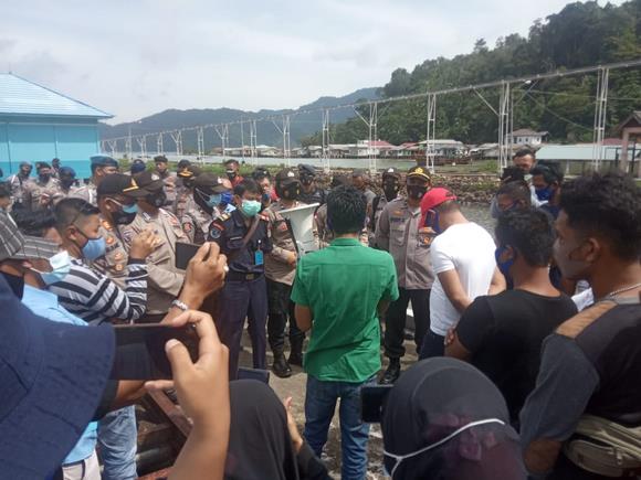 Puluhan Nelayan DPC HNSI KKA Lakukan Demo Tolak Izin Alat Tangkap Cantrang Dan Pukat Mayang