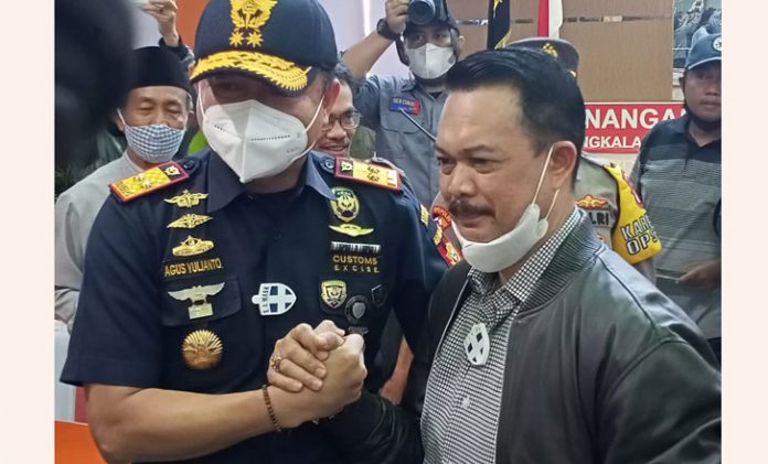 Kakanwil Bea Cukai Kepri dan ketua KKSS Batam