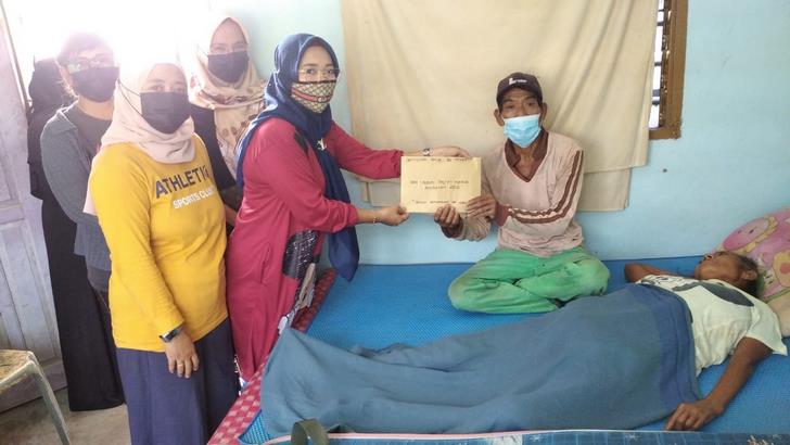 Yeyen, Penderita Kangker Payudara, Terima Bantuan Dari Alumni SMU Negeri 1 Kundur 2002 Yeyen, Penderita Kangker Payudara, Terima Bantuan Dari Alumni SMU Negeri 1 Kundur 2002