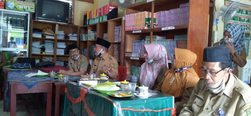 Dinas Perpustakaan dan Arsip Daerah Silaturahmi  di SDN 001 dan SDN 003