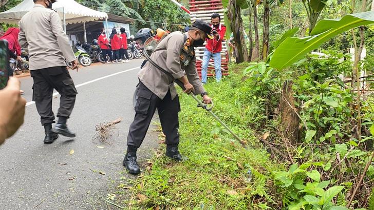 Gotong Royong Mendukung Kampung Tangguh Nusantara Desa Tiangau, Anambas