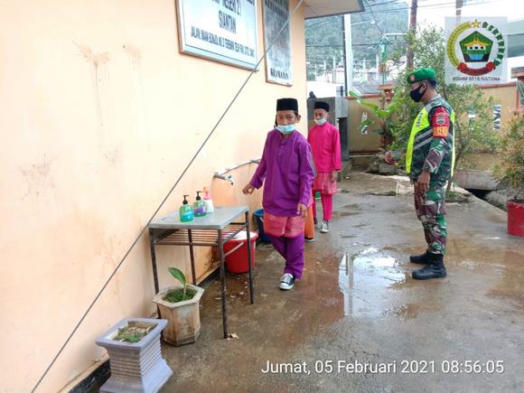 Koramil 02Tarempa Monitor Pelaksanaan Kegiatan Pembelajaran Tatap Muka