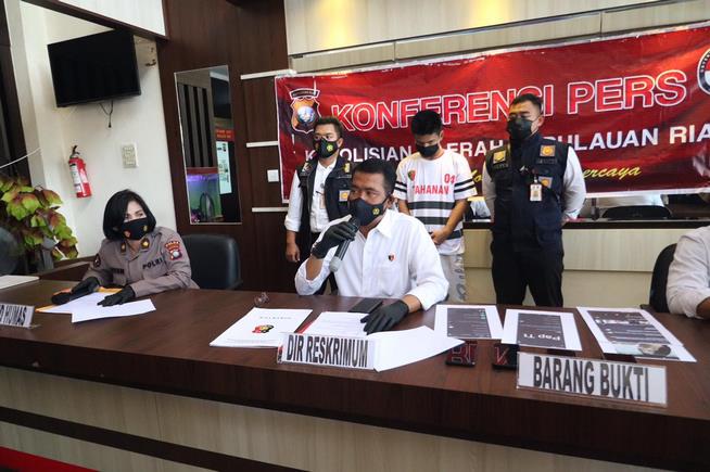 Remaja Pelaku Pornografi di Medsos, Diamankan Dit Reskrimum Polda Kepri Remaja Pelaku Pornografi di Medsos, Diamankan Dit Reskrimum Polda Kepri