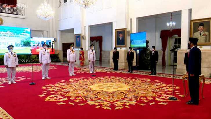 Presiden RI Joko Widodo Lantik Ansar Ahmad-Marlin Agustina Sebagai Gubernur dan Wakil Gubernur Kepri 2021-2024 Presiden RI Joko Widodo Lantik Ansar Ahmad-Marlin Agustina Sebagai Gubernur dan Wakil Gubernur Kepri 2021-2024