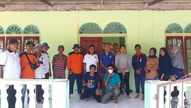 Foto bersama usai goro bersih-bersih tempat ibadah