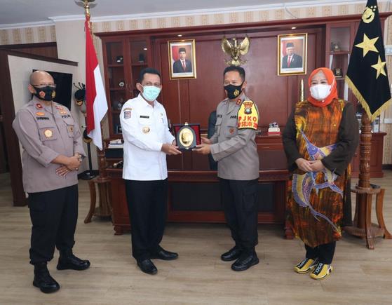 Kunjungan Dan Silaturahmi Gubernur Dan Wakil Gubernur Provinsi Kepri Di Polda Kepri Kunjungan Dan Silaturahmi Gubernur Dan Wakil Gubernur Provinsi Kepri Di Polda Kepri