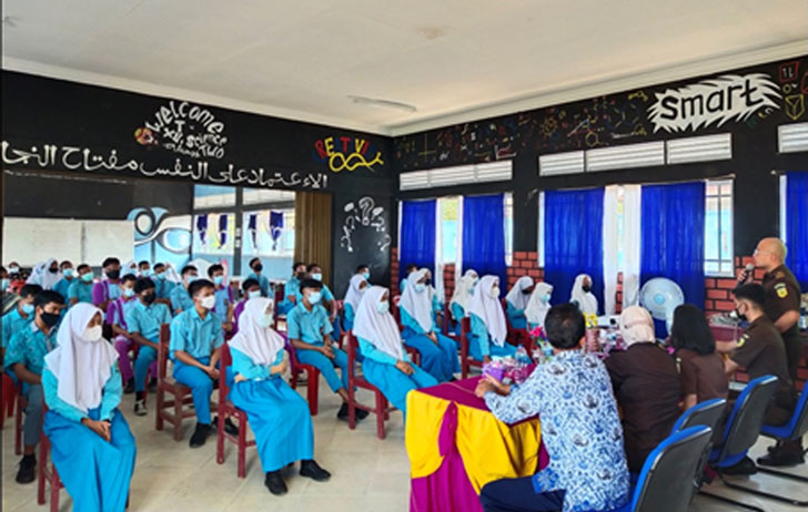 Penyluhan Hukum di SMAN 2 Kundur