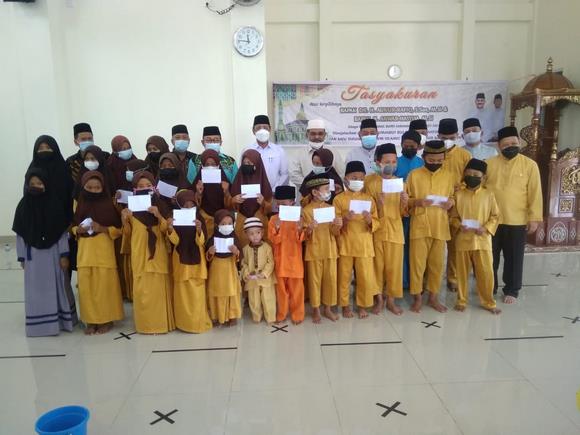 Aunur Rafiq usai menyerahkan santunan