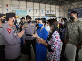 Kapolri saat bertemu kepada keluarga awak kasel Manggala 402