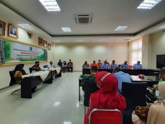 Kementerian Kelautan dan Perikanan (KKP) menerima hibah tanah seluas 6.400 meter persegi dari Pemerintah Kabupaten (Pemkab) Kepulauan Anambas Kementerian Kelautan dan Perikanan (KKP) menerima hibah tanah seluas 6.400 meter persegi dari Pemerintah Kabupaten (Pemkab) Kepulauan Anambas