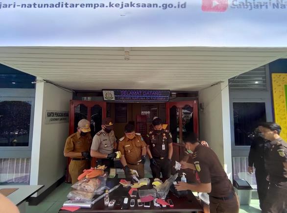 Cabjari Natuna di Tarempa Lakukan Pemusnahan Barang Bukti